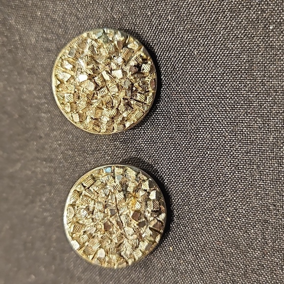 SARAH COVENTRY Vintage Silvertone Clip-on Earrings - Picture 1 of 6